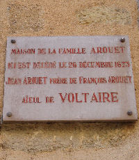 Plaque concernant la famille de Voltaire