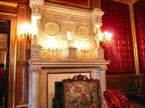 La cheminée du salon