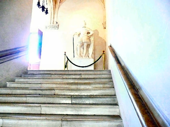 1er Grand Escalier difi par les Grands Parents d'Henri IV