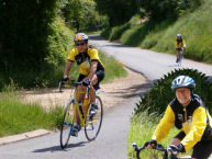Rando dans le Sancerrois -  grimpe - Jeanine en tte - Marie-Lou en mdaillon !