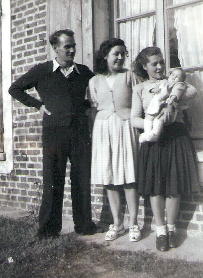 Franois, Anne-Marie, une amie et moi, bb