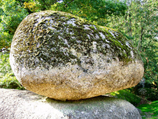 La Roche Branlante