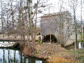 Le Vieux Moulin  Eau